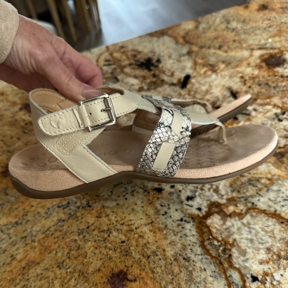 Vionic Lupe Sandals Womens 6.5M - Picture 4 of 8